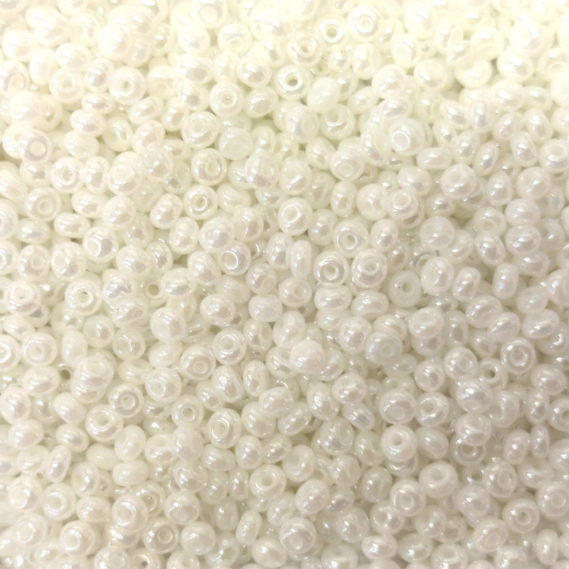 Rokajl 2,6mm bílý perleťový 501S