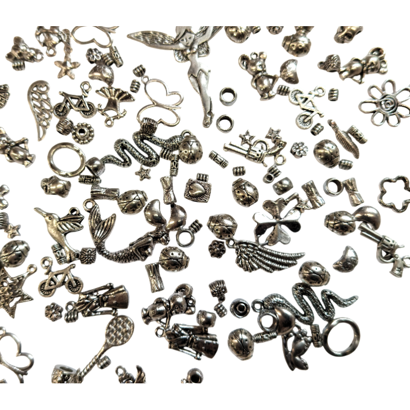 MIX přívěsků a korálků stříbrný 150g