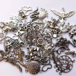 MIX přívěsků a korálků stříbrný 150g