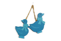 Závěsná dřevěná dekorace husa 2 ks tm. modrá 8,5 cm
