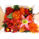 Kreativní box červeno-oranžových umělých květů